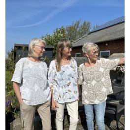 Bluse i let bomuld cirkler